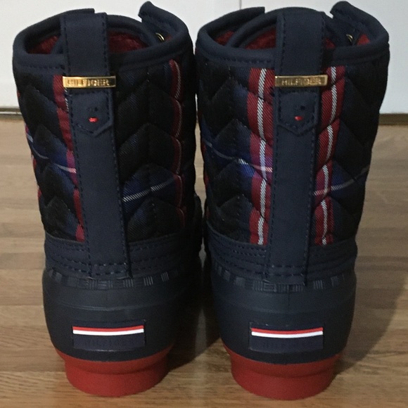 ❤️Sale- Tommy Hilfiger Womens Rivas Quilted Winter Boots - Picture 6 of 9